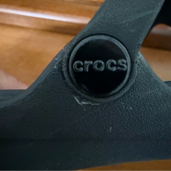 Crocs Women's Sanrah Liquid Silver Teardrop Black Flip Flop sandal size 5 shoe - Picture 10 of 13